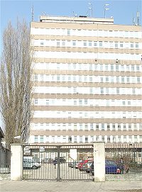 Koroty�skiego, na ty�ach biurowca